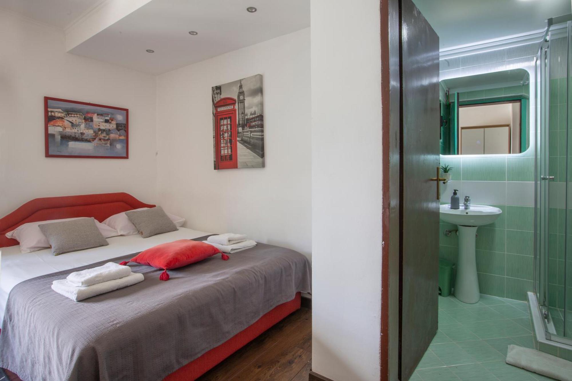 Apartments Maxhit ติวัต ภายนอก รูปภาพ